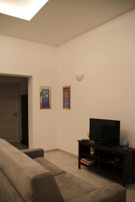 La Casa Di Beba Apartment Bari Bagian luar foto