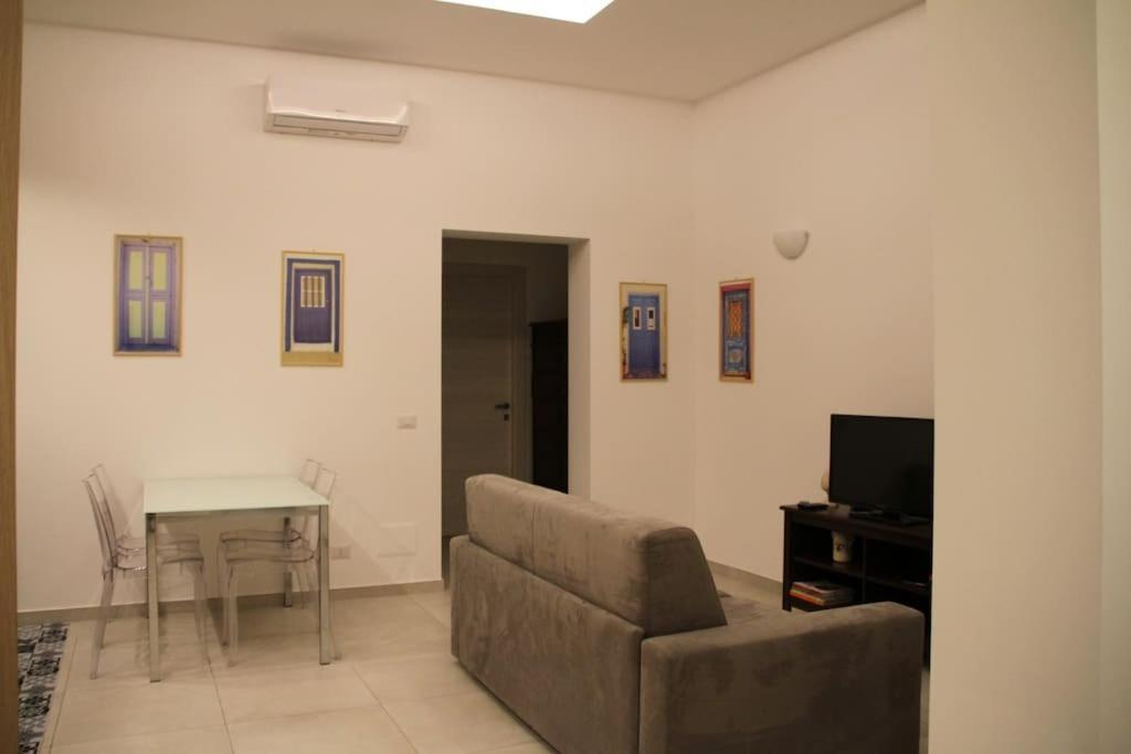 La Casa Di Beba Apartment Bari Bagian luar foto