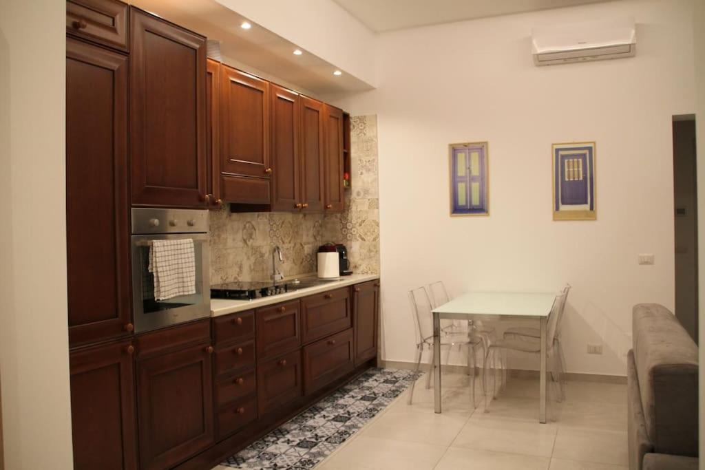La Casa Di Beba Apartment Bari Bagian luar foto